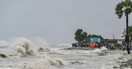 ঘূর্ণিঝড় রেমাল এখন খুলনার কাছে, তাণ্ডব চলবে ২-৩ ঘণ্টা